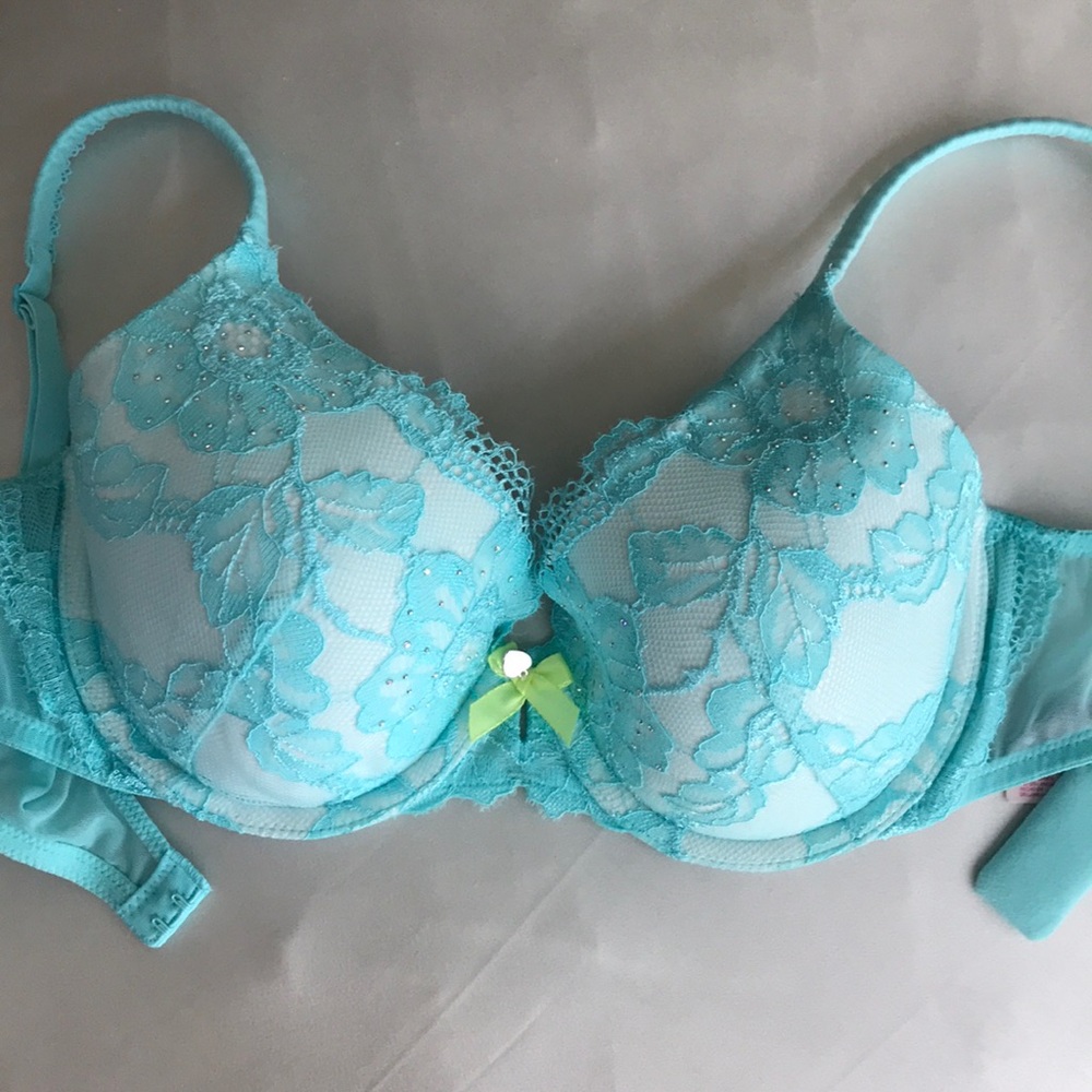 Victoria’s Secret Body by Victoria bra